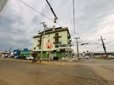 Apartamento com 3 quartos em Centro