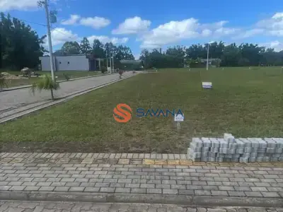 Lote / Terreno com 0 quartos em Centro