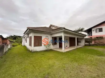 Casa com 4 quartos em Madre Tereza