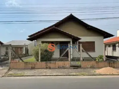 Casa com 4 quartos em Pitangueiras