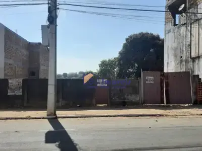 Lote / Terreno com 0 quartos em Centro