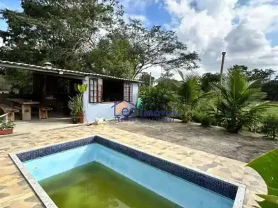 Chácara com 3 quartos em Campo alegre