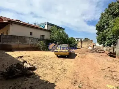 Lote / Terreno com 0 quartos em Centro