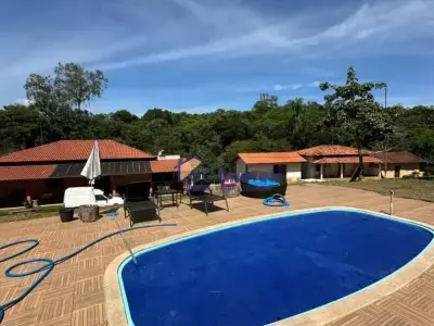 Sítio com 3 quartos em Belo Vale