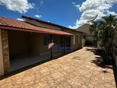 Casa com 5 quartos em Centro