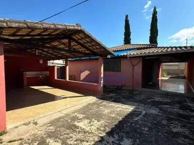 Casa com 3 quartos em Centro