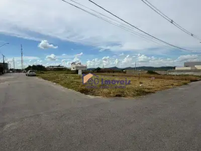 Lote / Terreno com 0 quartos em Centro