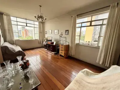 Apartamento com 3 quartos em Centro