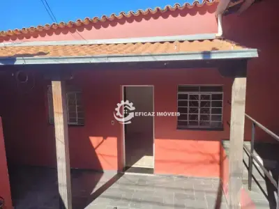 Casa com 3 quartos em Dom Cabral