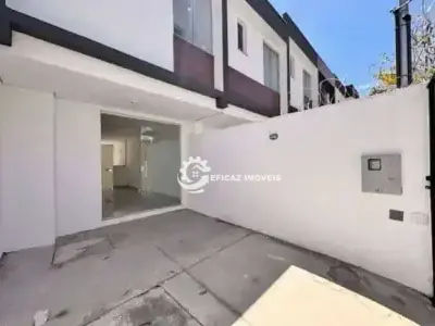 Casa Geminada com 2 quartos em Piratininga (Venda Nova)