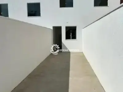 Casa com 2 quartos em Jardim Leblon