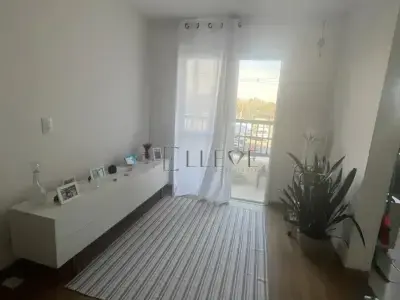 Apartamento em Jardim Serra Dourada
