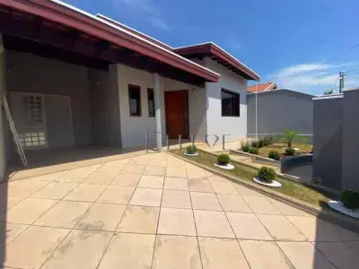 Casa em Parque dos Eucaliptos