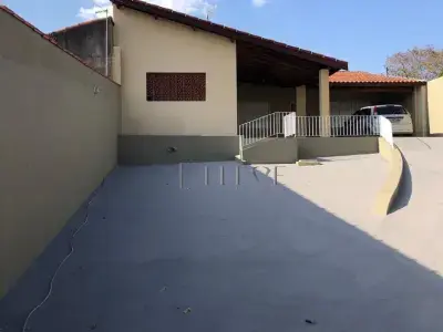 Casa em Jardim Bandeirantes