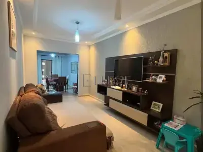 Casa de Condomínio em Jardim Itamaraty