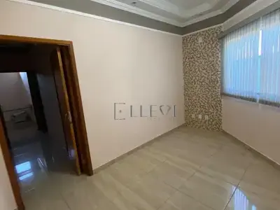 Casa em Parque dos Eucaliptos
