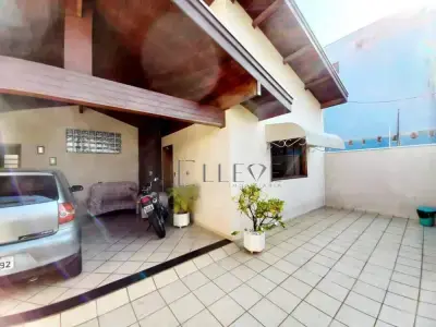 Casa em Jardim Rosa Cruz