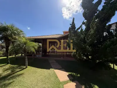 Casa de Condomínio com 3 quartos em Villa Bella