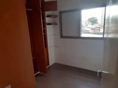 Apartamento com 2 quartos em Cidade Ademar
