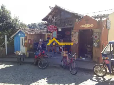 Loja com 2 quartos em Bichinho, Prados - 229m²