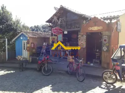 Loja com 2 quartos em Bichinho, Prados - 229m²