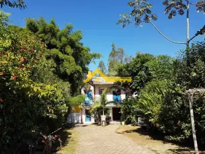 Prédio com 5 quartos em Estrada Real, Santa Cruz de Minas - 290m²