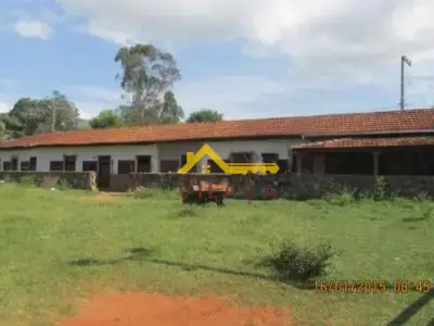 Haras com 2 quartos em Cuiabá, Tiradentes - 200m²