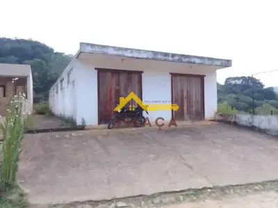 Loja com 0 quartos em Bichinho, Prados - 200m²