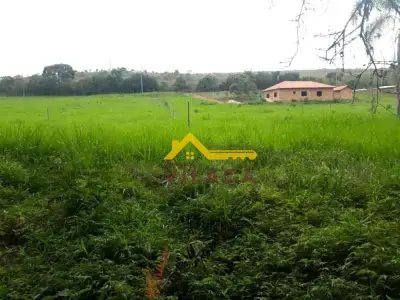 Fazenda com 4 quartos em Área Rural, Entre Rios de Minas - 200m²