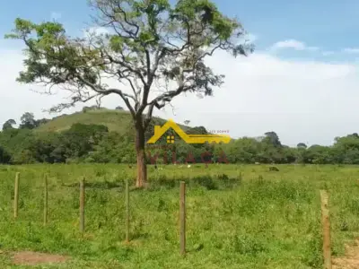Lote / Terreno com 0 quartos em Bichinho, Prados - 0m²