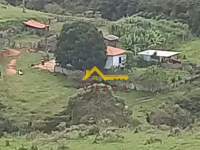 Fazenda com 2 quartos em Zona Rural, Luminárias - 200m²