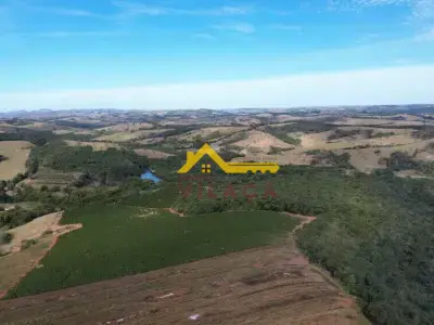 Fazenda com 4 quartos em área rural, Conceição da Barra de Minas - 60m²