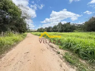 Lote / Terreno com 0 quartos em Zona Rural, Prados - 7m²