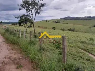 Fazenda com 4 quartos em Área Rural, Passa Tempo - 300m²