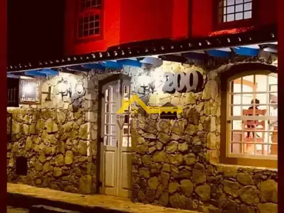 Casa com 4 quartos em Parque das Abelhas, Tiradentes - 200m²