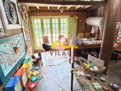 Loja com 0 quartos em BICHINHO, Prados - 150m²