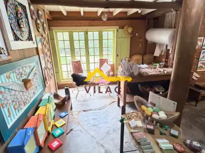 Loja com 0 quartos em BICHINHO, Prados - 150m²
