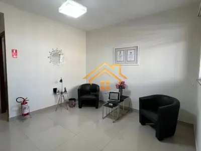 Casa com 0 quartos em Centro