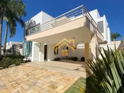 Casa com 4 quartos em Portal do Paraíso II