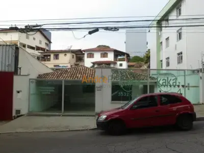 Prédio com 0 quartos em Centro