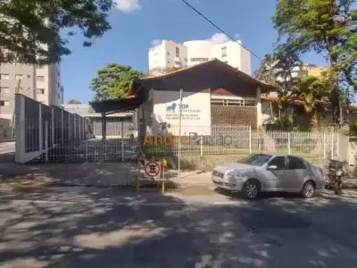 Prédio com 3 quartos em Centro
