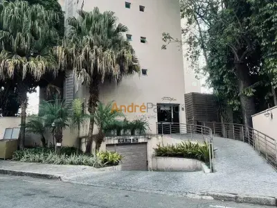 Apartamento com 3 quartos em Centro