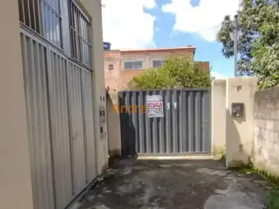 Casa Geminada com 2 quartos em Bandeirinhas