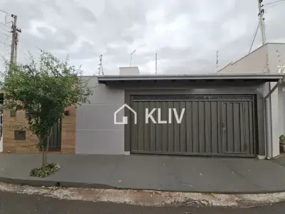 Casa com 3 quartos em Vila Tênis Clube