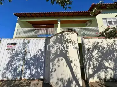 Sobrado com 3 quartos em Jardim Panambi