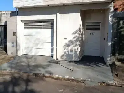 Casa com 2 quartos em Vila Marim
