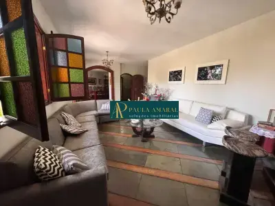 Casa com 7 quartos em Barro Preto