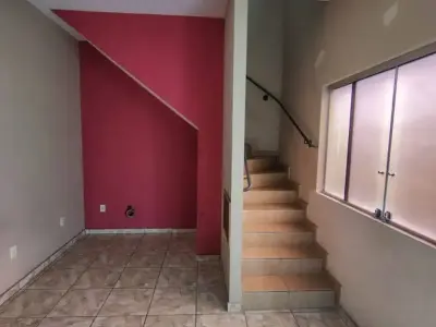 Casa Geminada com 2 quartos em Belo Vale, Santa Luzia - 200m²