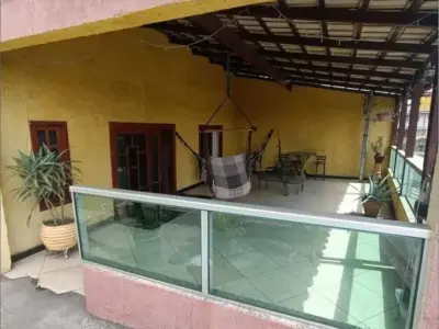 Prédio com 3 quartos em Vila Feliz, Contagem - 300m²