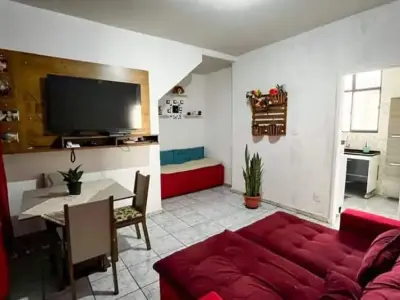 Casa Geminada com 2 quartos em Parque Xangri-Lá, Contagem - 53m²